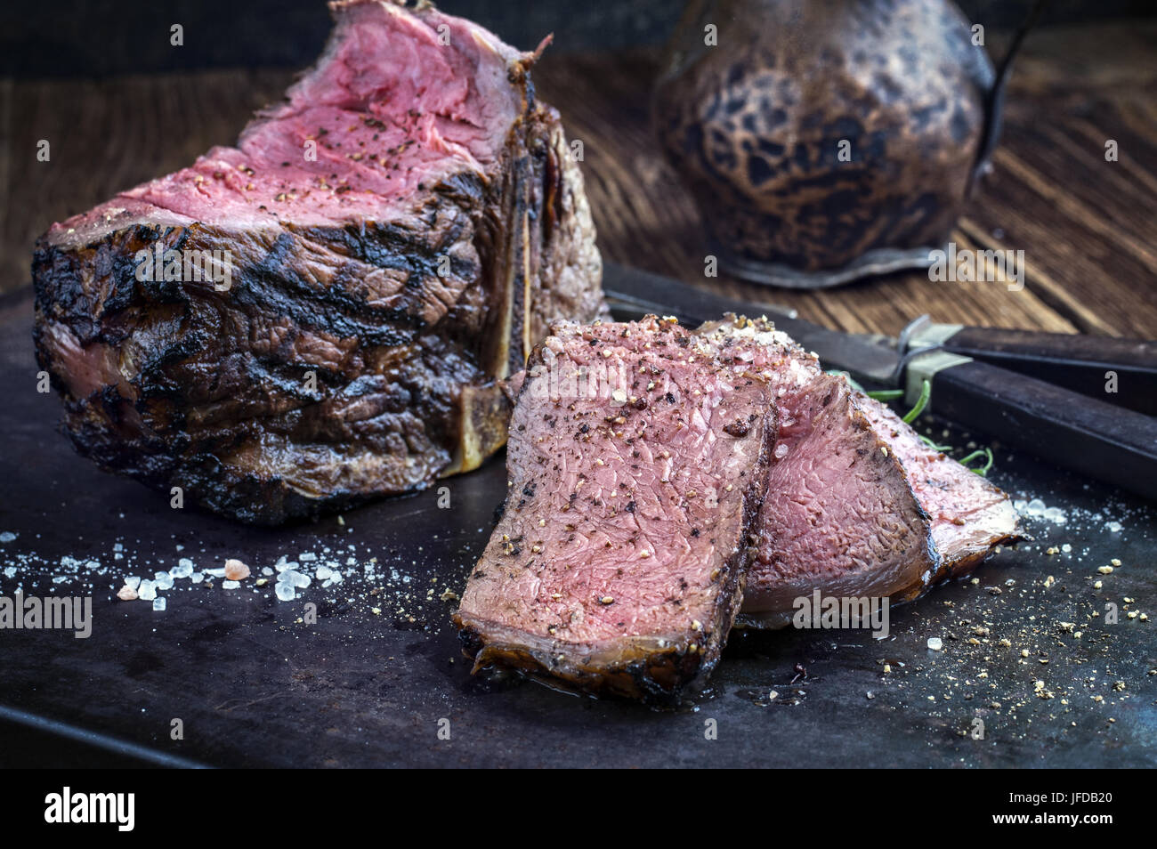 Barbecue Porterhouse Steak Stock Photo Alamy