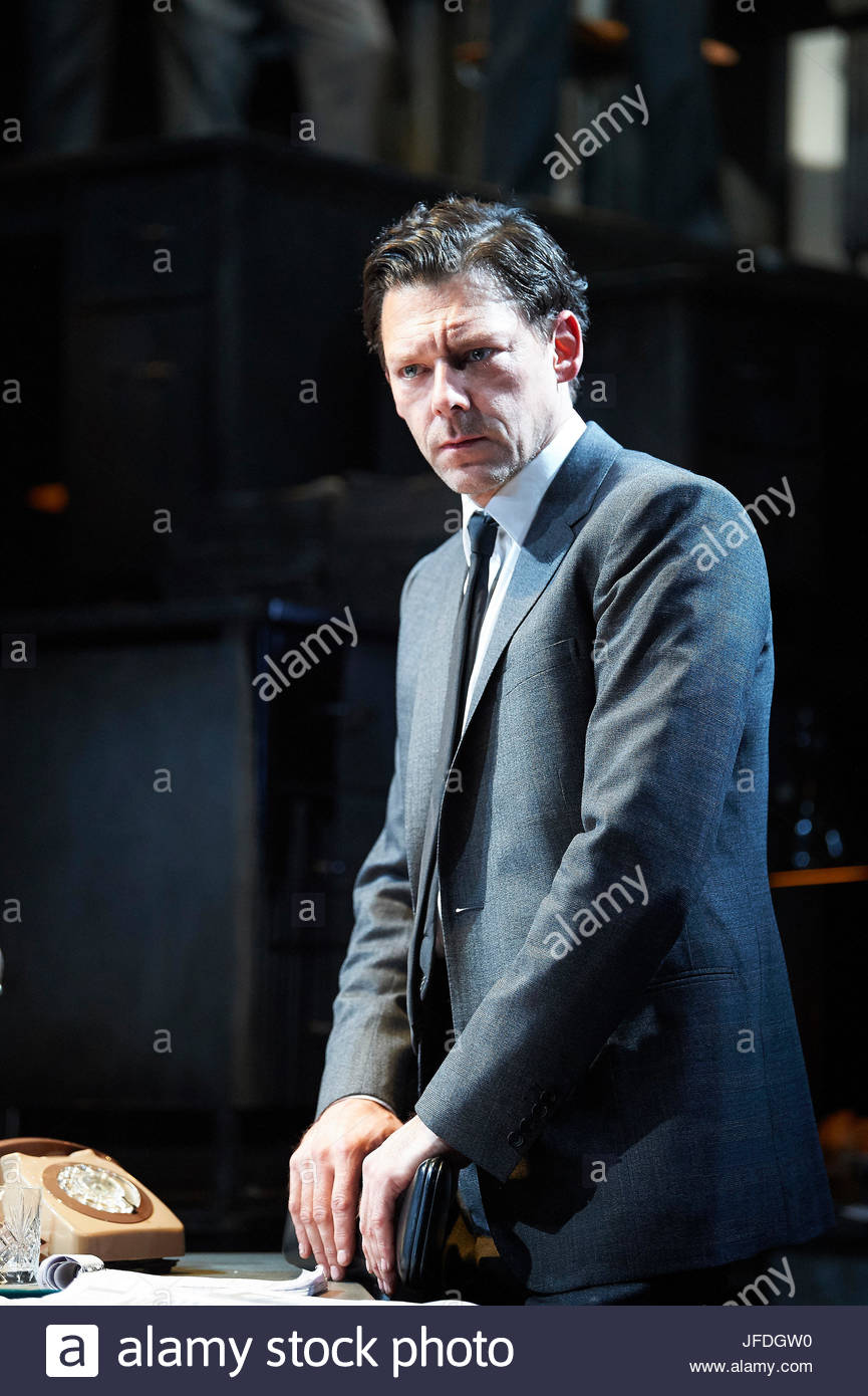 Ink By James Graham Directed By Rupert Goold With Richard Coyle As Larry Lamb Opens At The Almeida Theatre On 27 6 17 Stock Photo Alamy