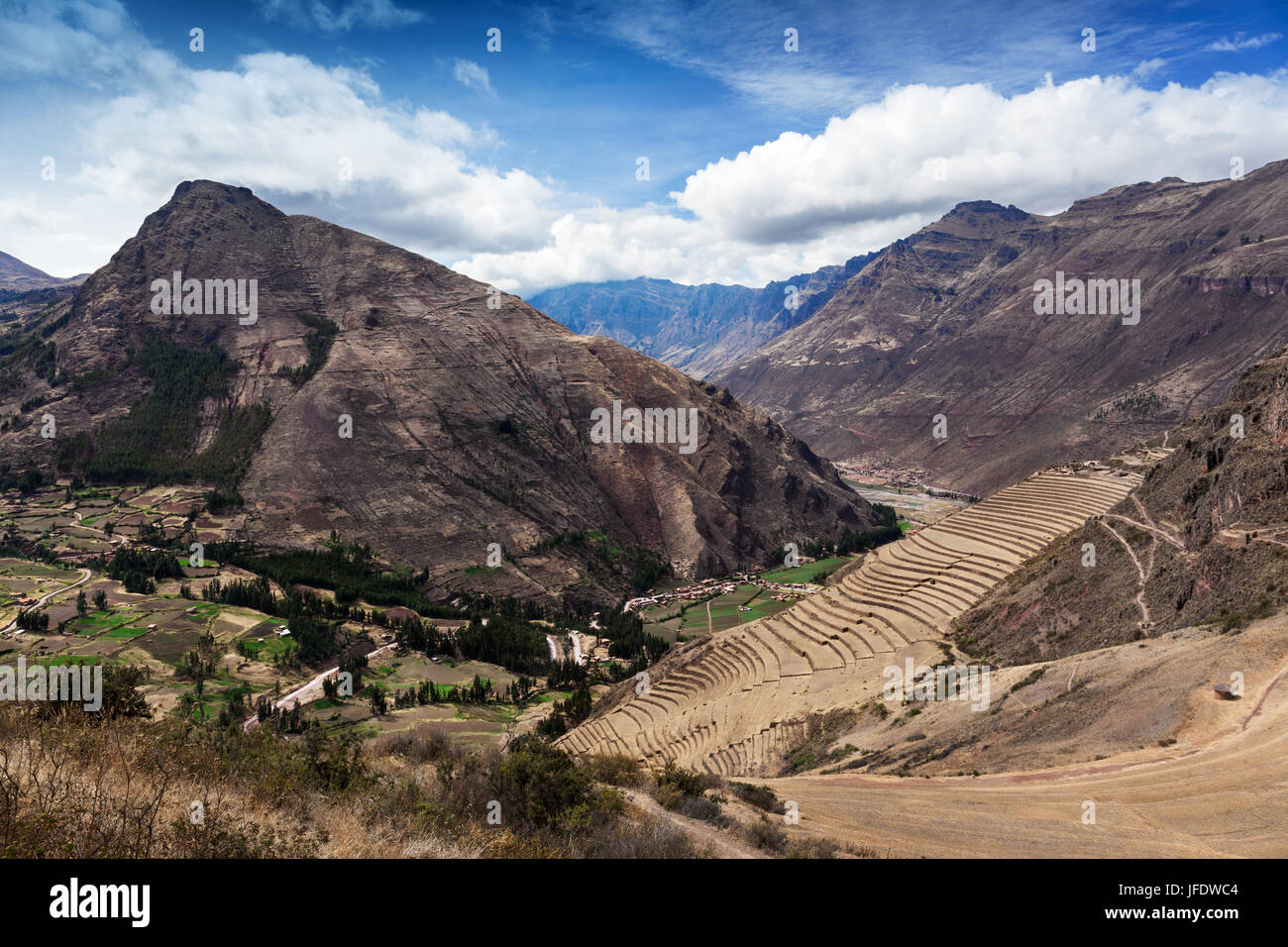 Old stone house terraces green hi-res stock photography and images - Alamy
