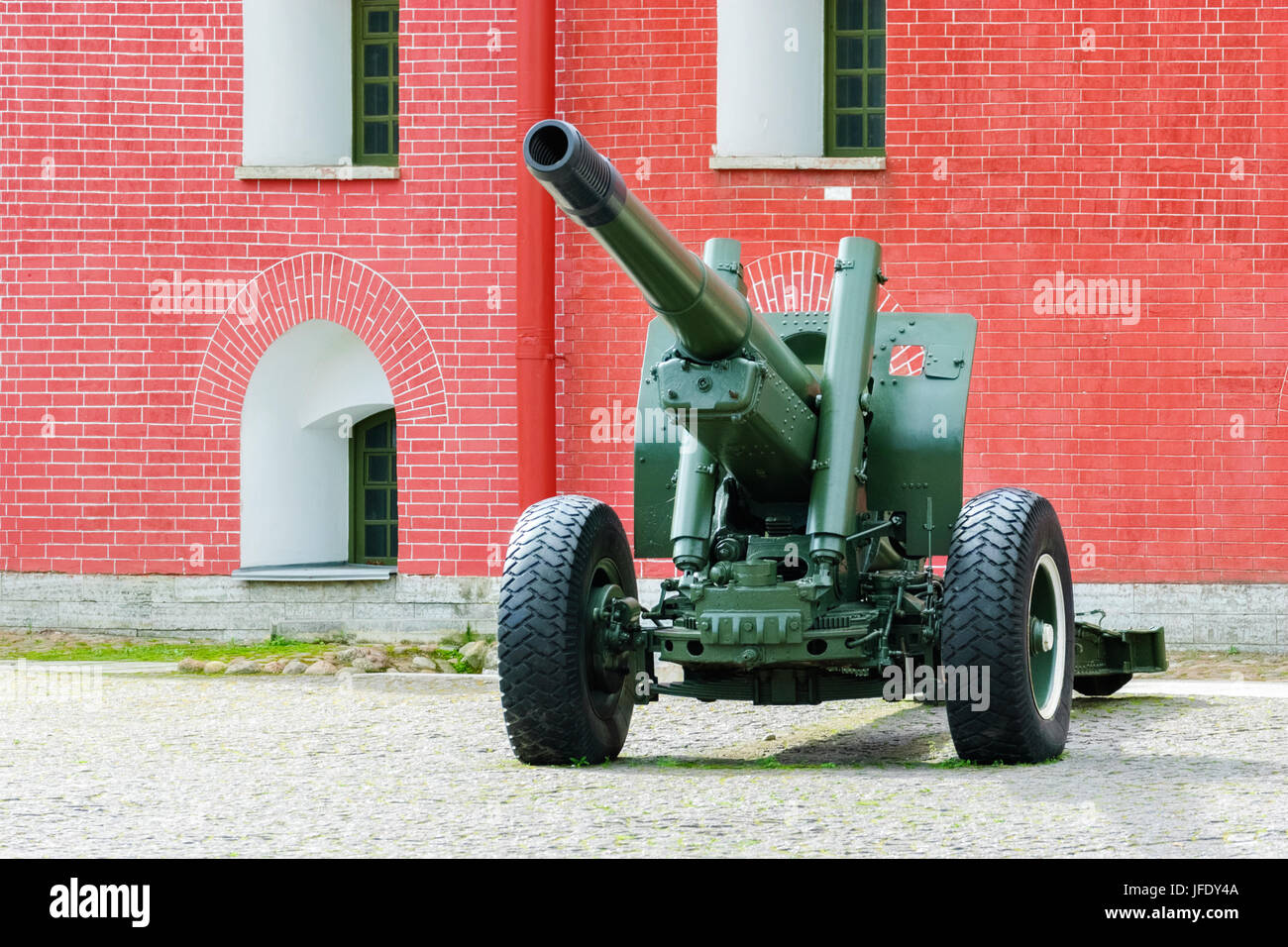 Artillery gun hi-res stock photography and images - Alamy
