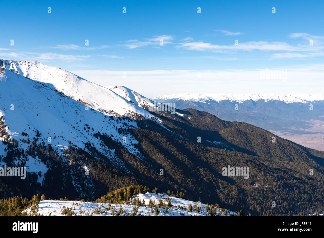 Snow mountain top view hi-res stock photography and images - Alamy