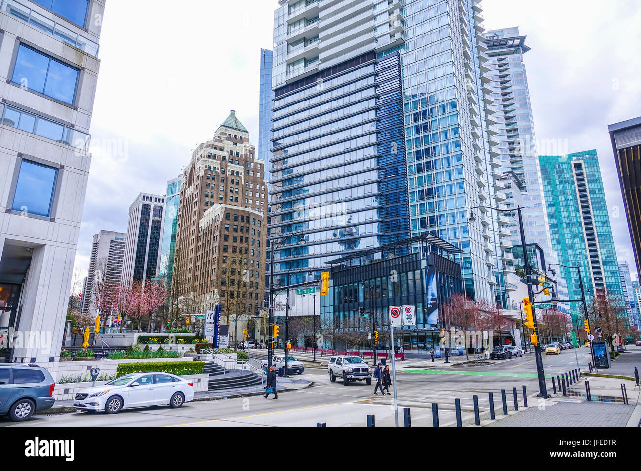 Street corner at Vancouver downtown waterfront Stock Photo - Alamy