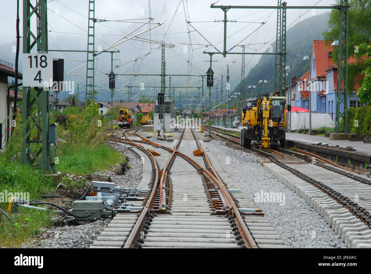 The German railways, track construction, railway worker, ballast