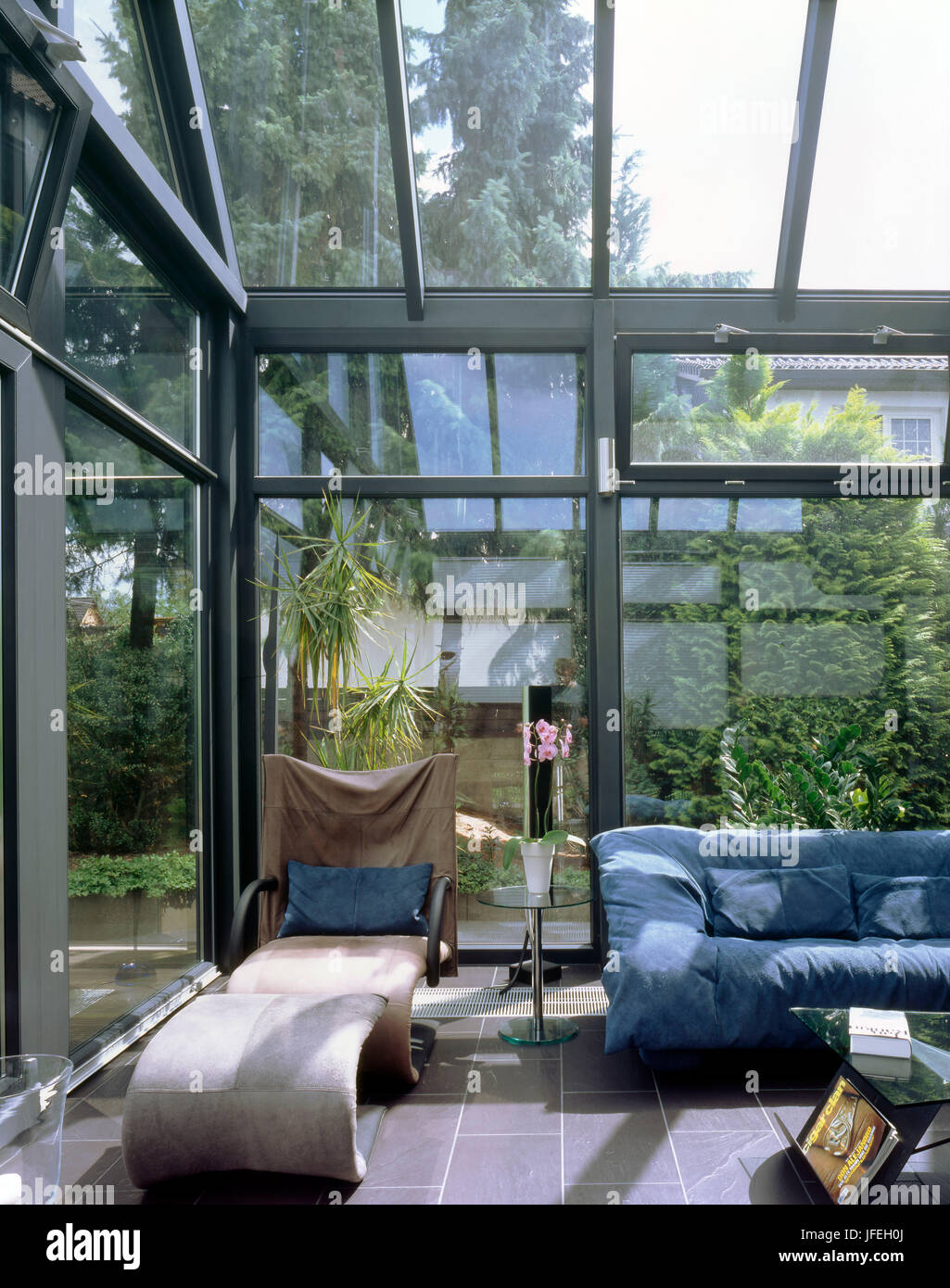 Residential conservatory hi-res stock photography and images - Alamy