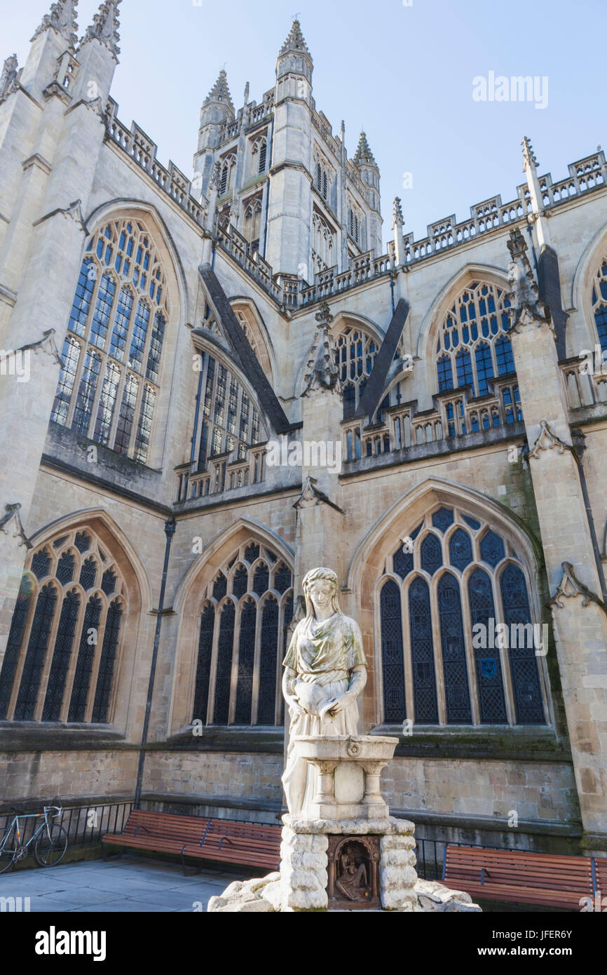 England, Somerset, Bath, Water Fountain and Cathedral Stock Photo Alamy