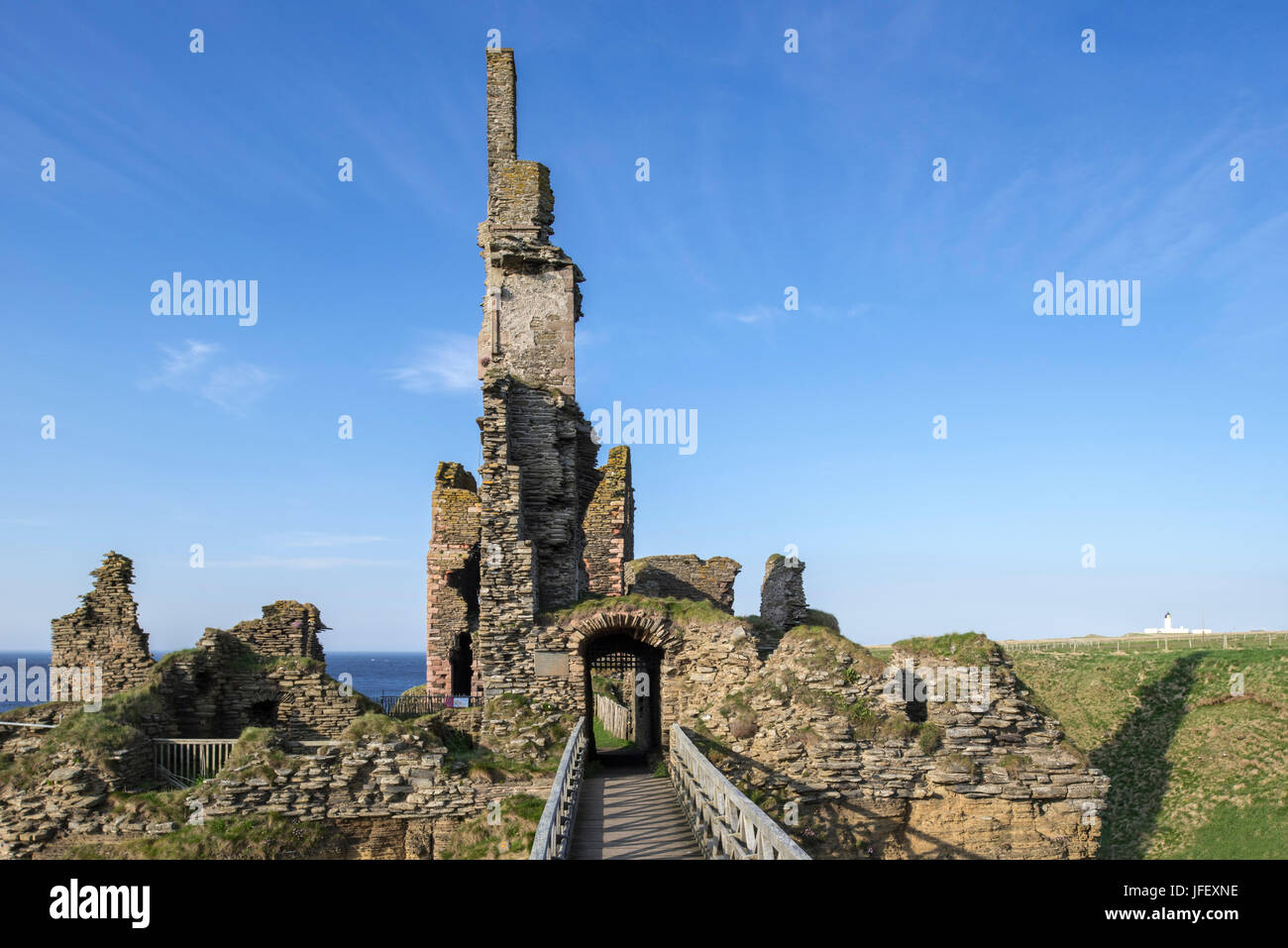 Castle Sinclair Girnigoe near Wick, Noss Head, Caithness, Scotland, UK Stock Photo