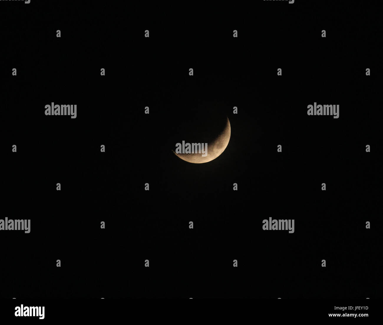 Very close picture of the moon hires stock photography and images Alamy
