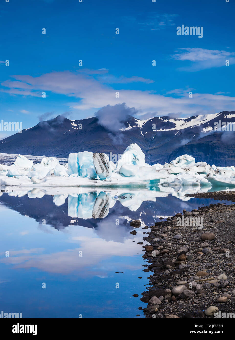Glaciers hi-res stock photography and images - Alamy