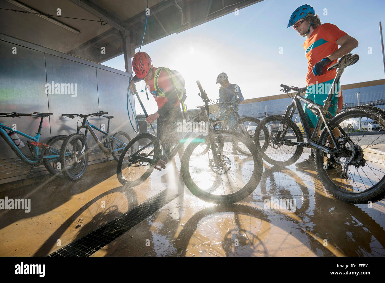 Garage cleaning hires stock photography and images Alamy