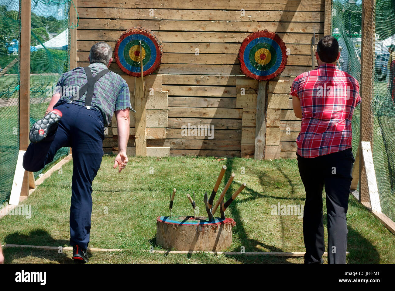 Woodsman with axe hires stock photography and images Alamy