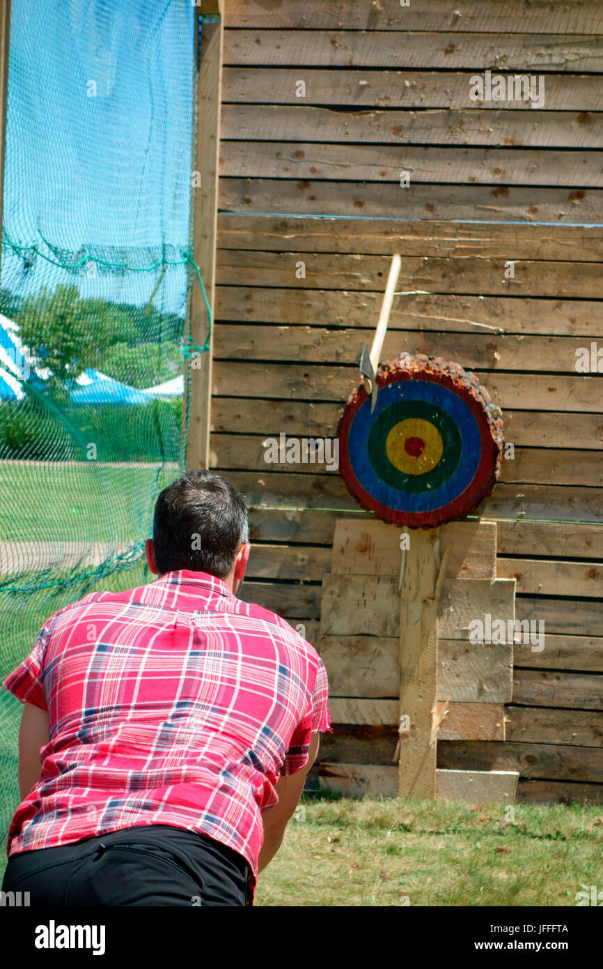 Axe throwing hires stock photography and images Alamy