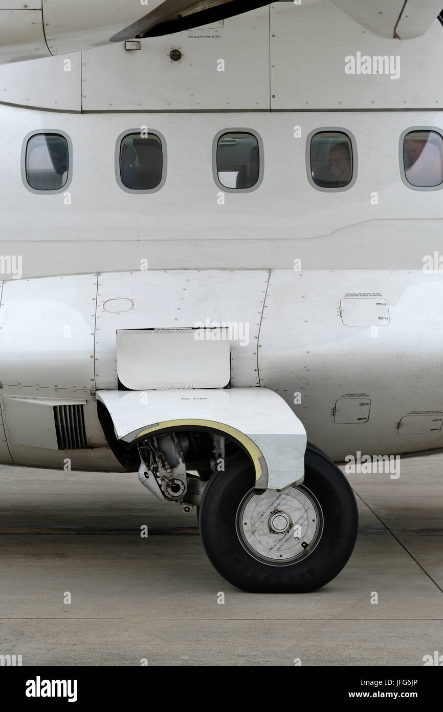 Airplane wheels and landing gear Stock Photo Alamy