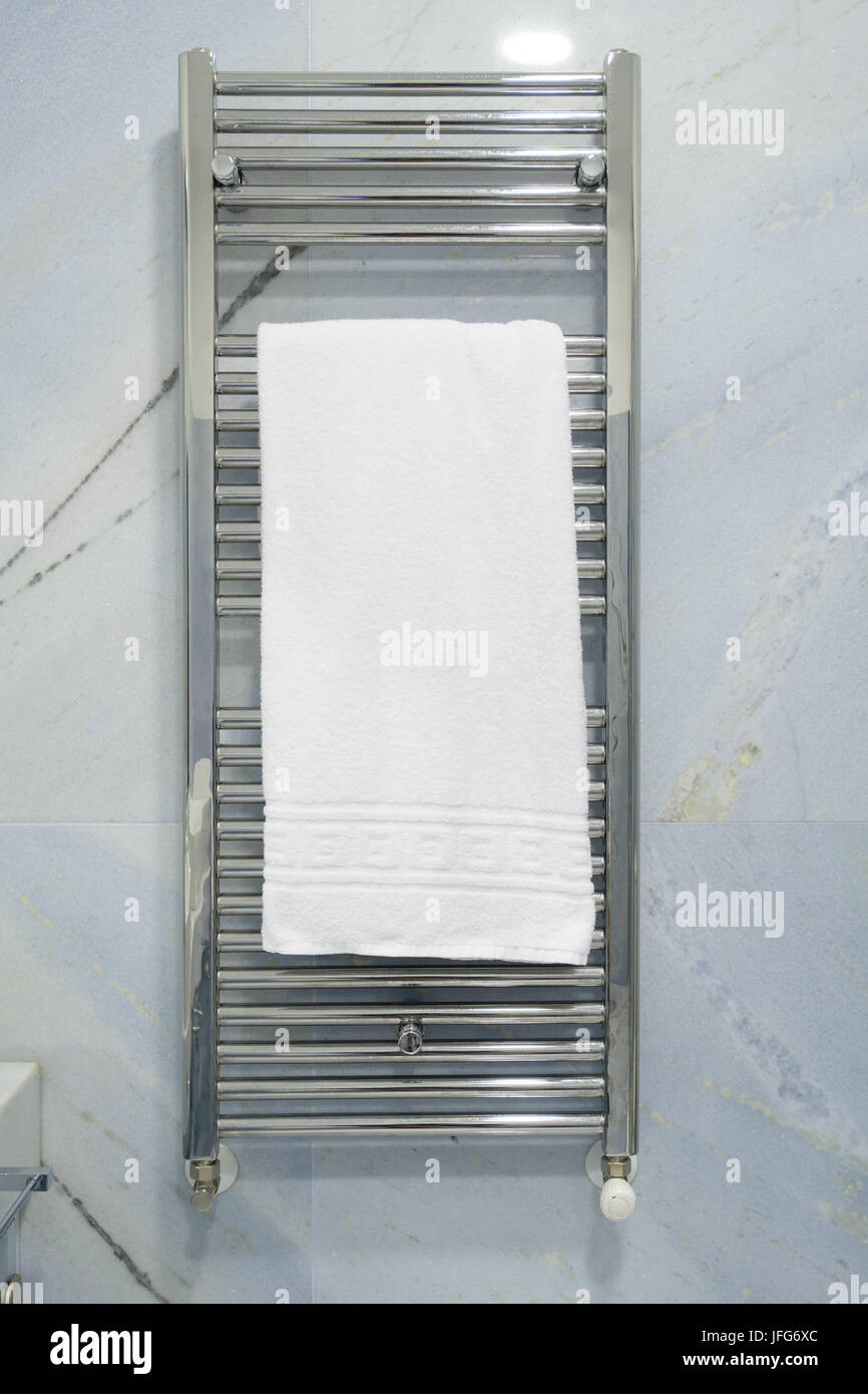 Towel rail shower hires stock photography and images Alamy