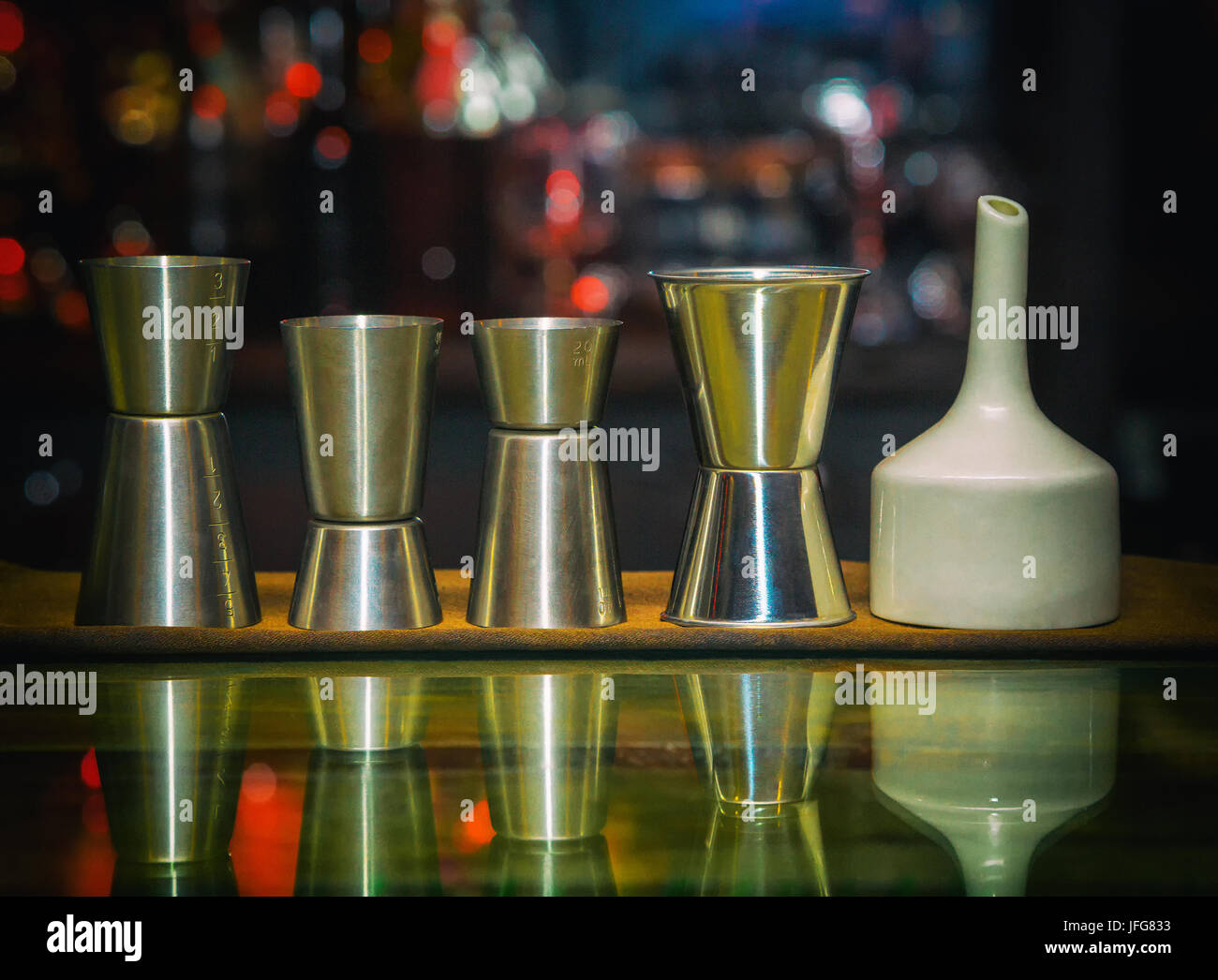 Measuring cup, Sheker set, bar Stock Photo Alamy