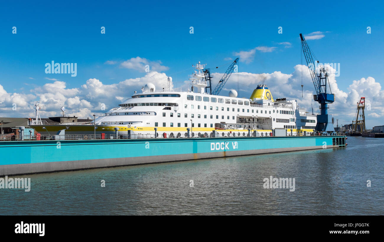 Cruise vessel Hamburg Stock Photo