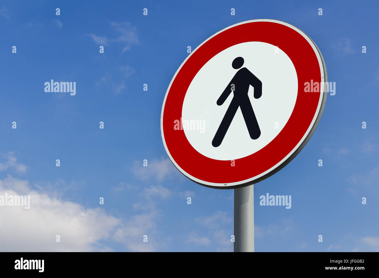 Pedestrian crossing sign isolated hi-res stock photography and images -  Alamy