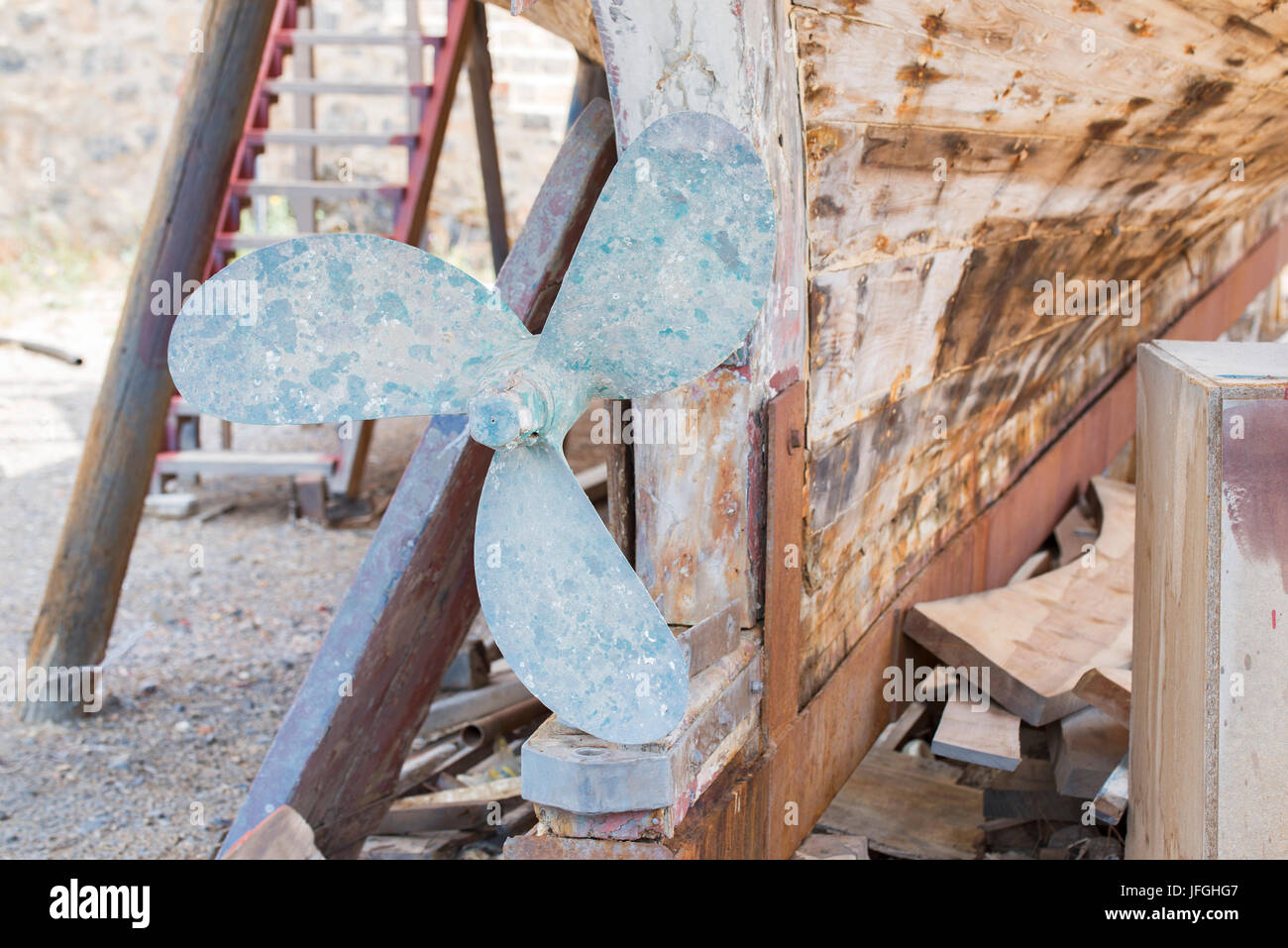 Restoration of wooden yacht Stock Photo - Alamy
