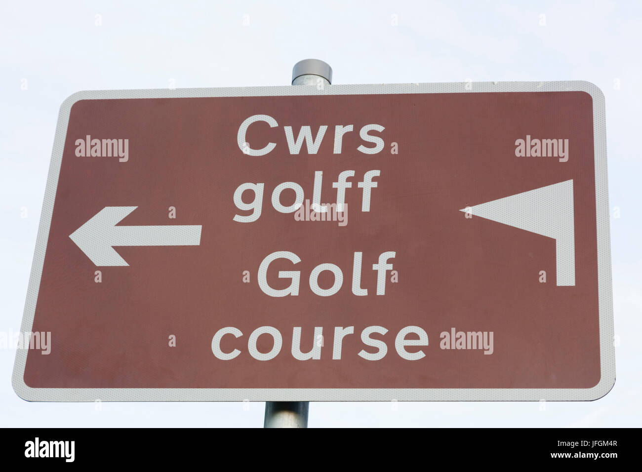 Wales, Golf Course Sign in Welsh and English Stock Photo