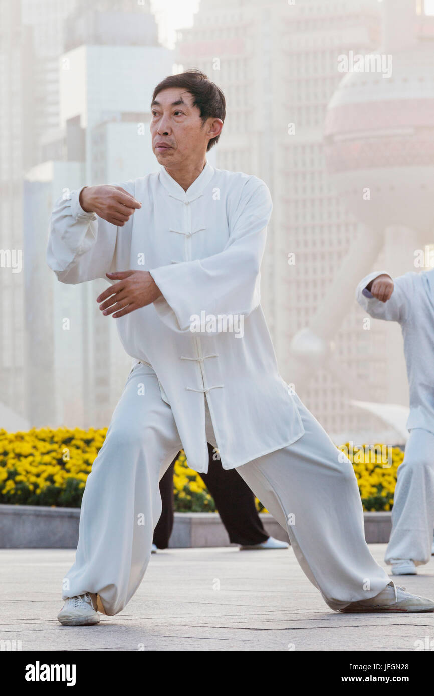 China, Shanghai, The Bund, Man Practicing Tai chi Stock Photo - Alamy