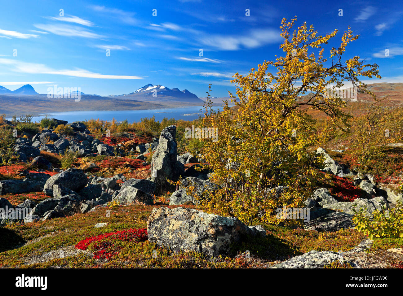 Europe, Sweden, Lapland, province of Norrbotten, Stora Sjöfallets national park, view of the Kungsleden about the Akkajaure on the Akka mountain massif Stock Photo