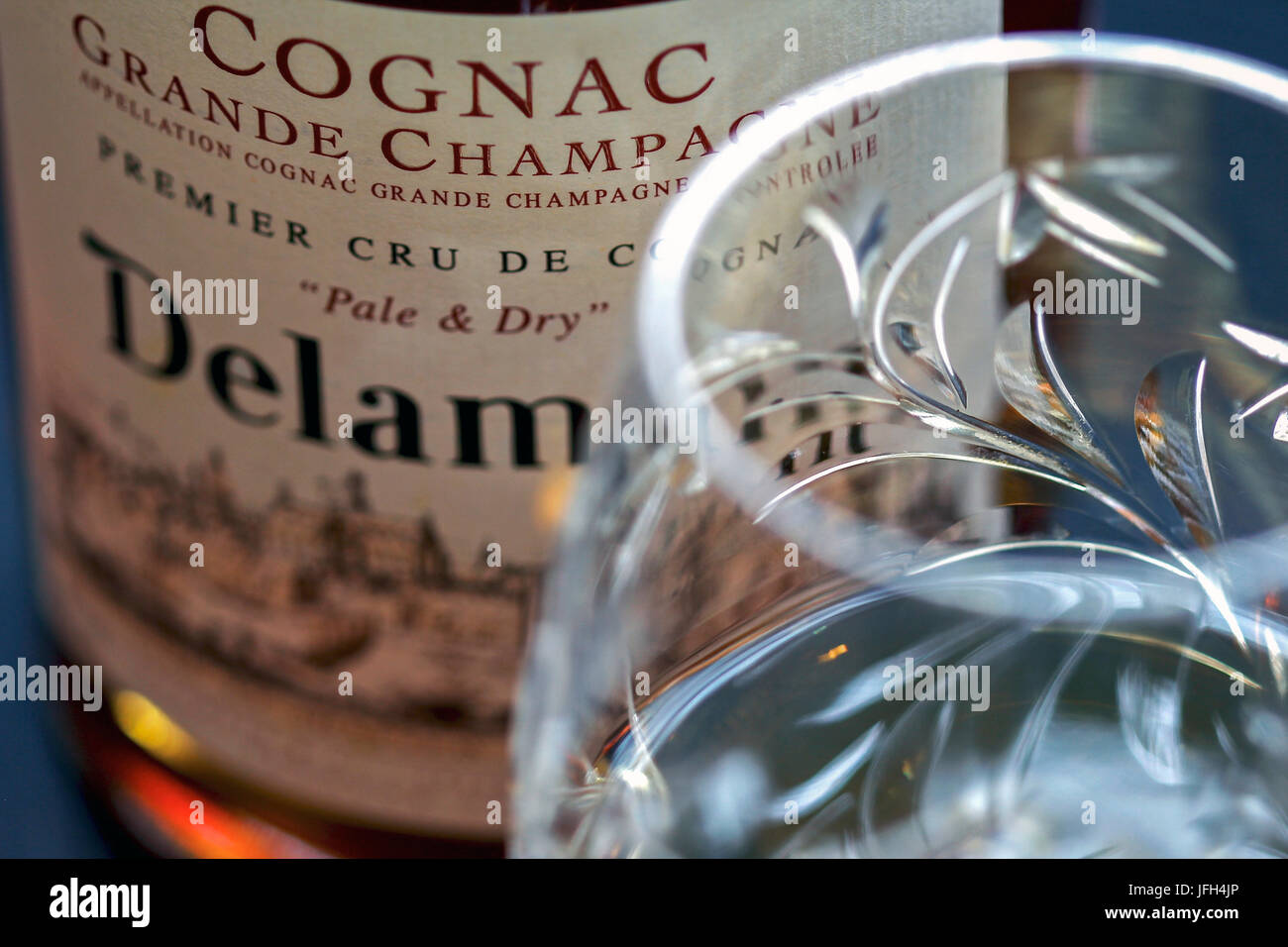 Download Cognac Bottle High Resolution Stock Photography And Images Alamy Yellowimages Mockups