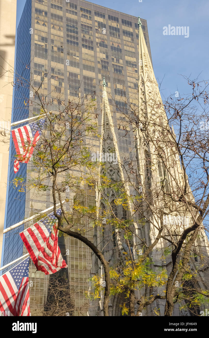 New york skyscrapers looking up hi-res stock photography and images - Alamy