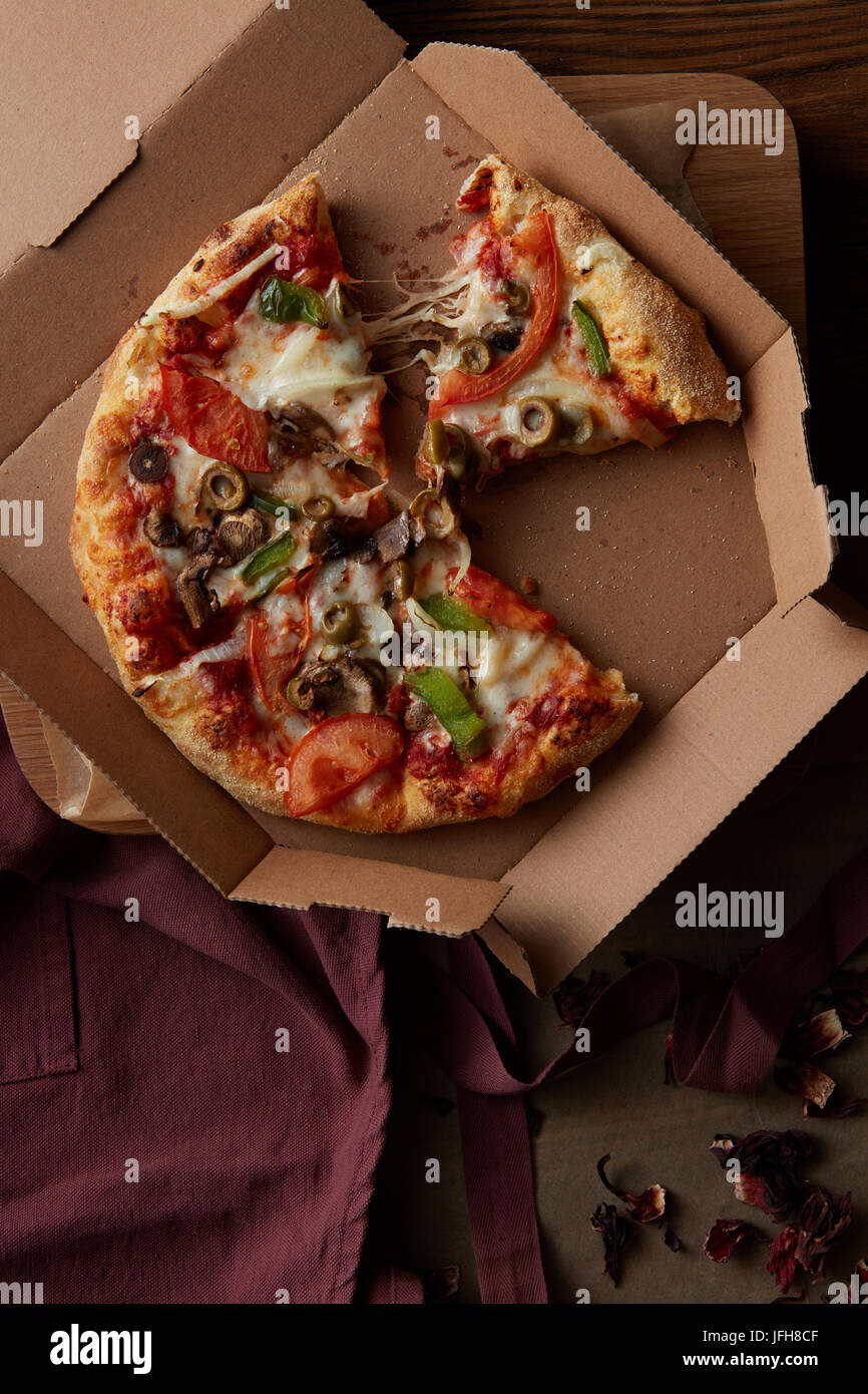 Fresh pizza in cardboard Stock Photo Alamy