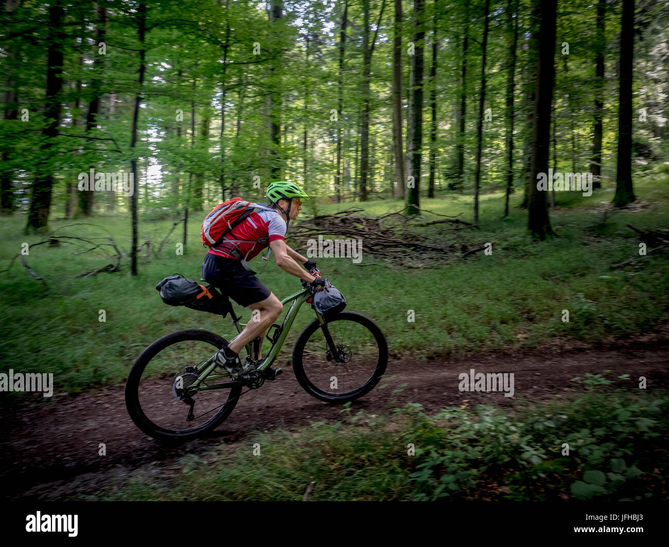 Full suspension mountain bike hires stock photography and images Alamy