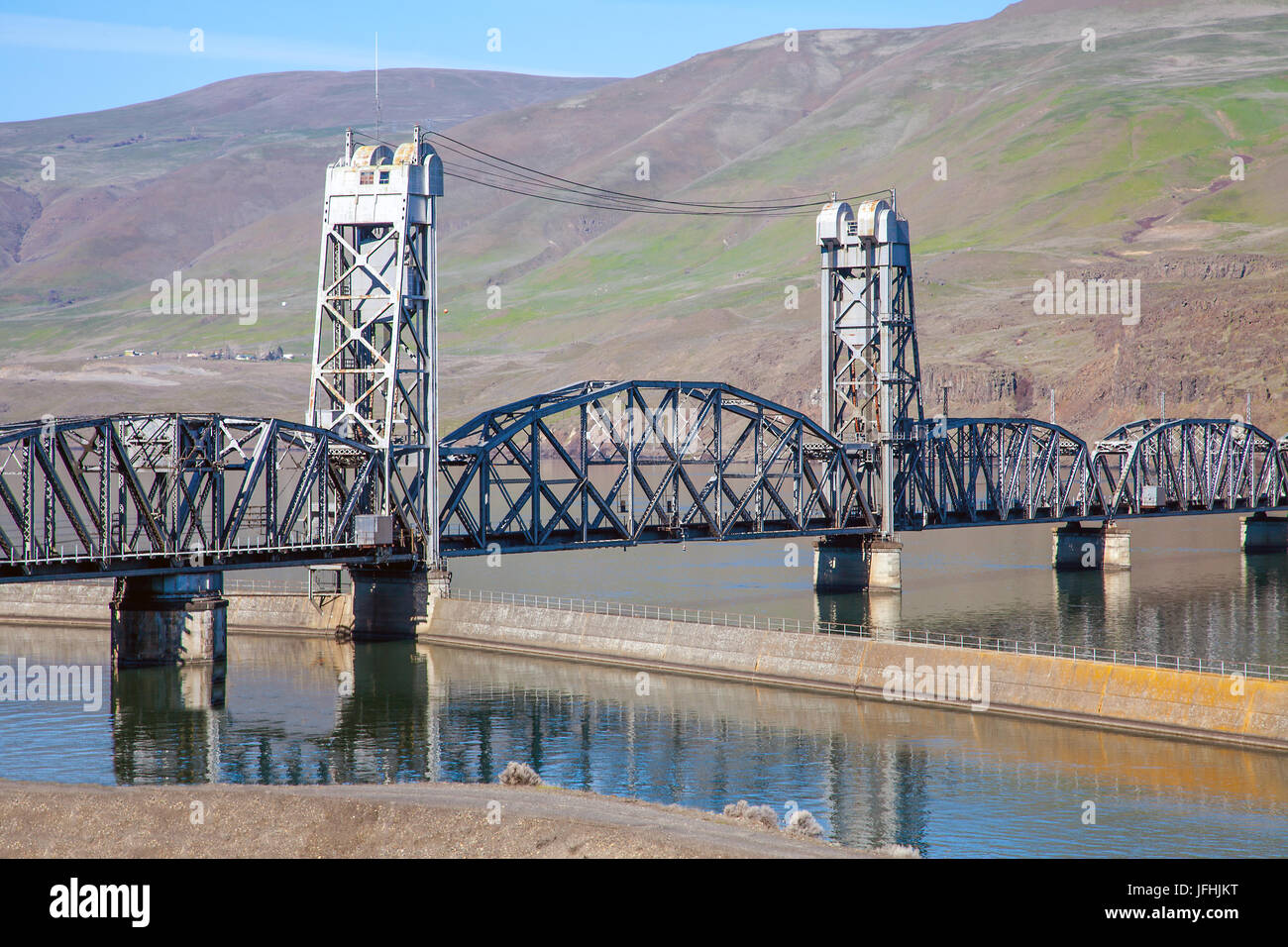 Bridge over the Columbia River at The Dalles Orego Stock Photo