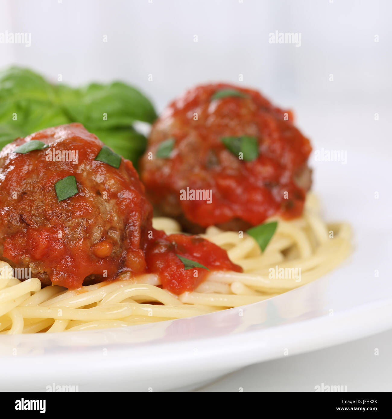 Italienisches Gericht Spaghetti mit Hackfleischbällchen Nudeln Pasta ...