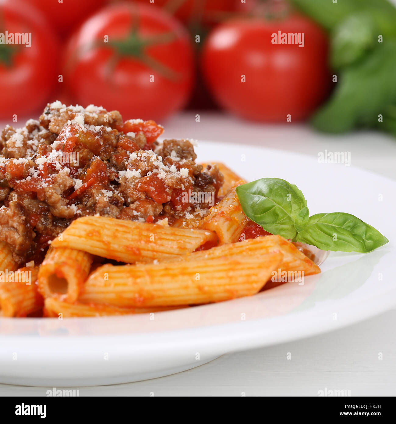 Italienisches Essen Penne Rigate Bolognese Sauce Nudeln Pasta Gericht Stock Photo Alamy