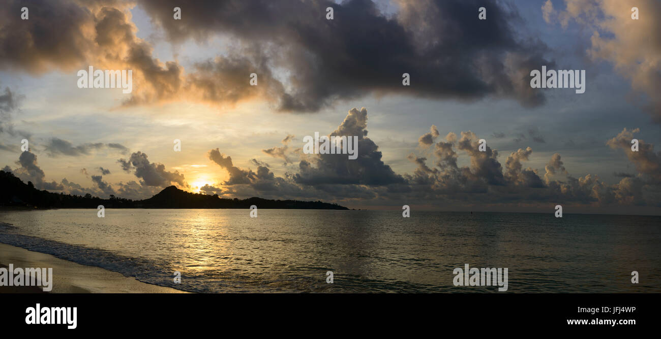Sunrise in the Lamai Beach, Ko Samui, Thailand Stock Photo