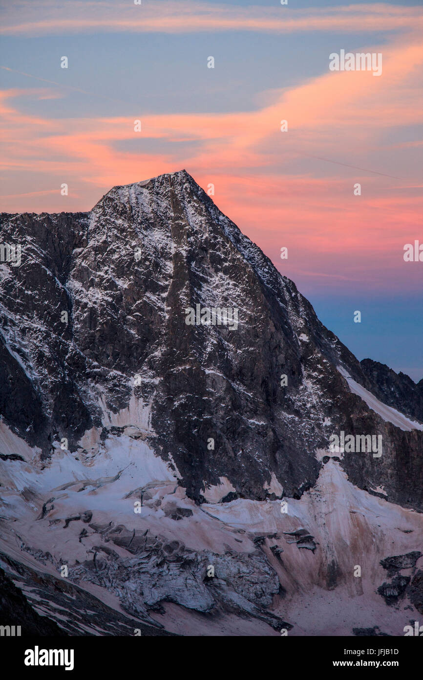 Avio valley hi-res stock photography and images - Alamy