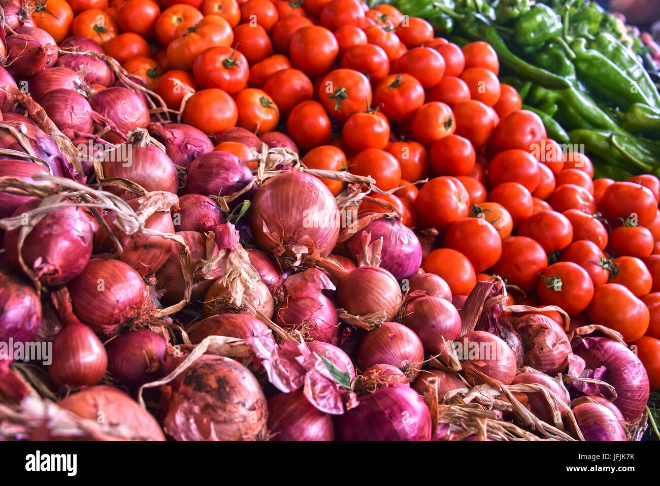 Fresh organic vegetables on street market stall Stock Photo - Alamy
