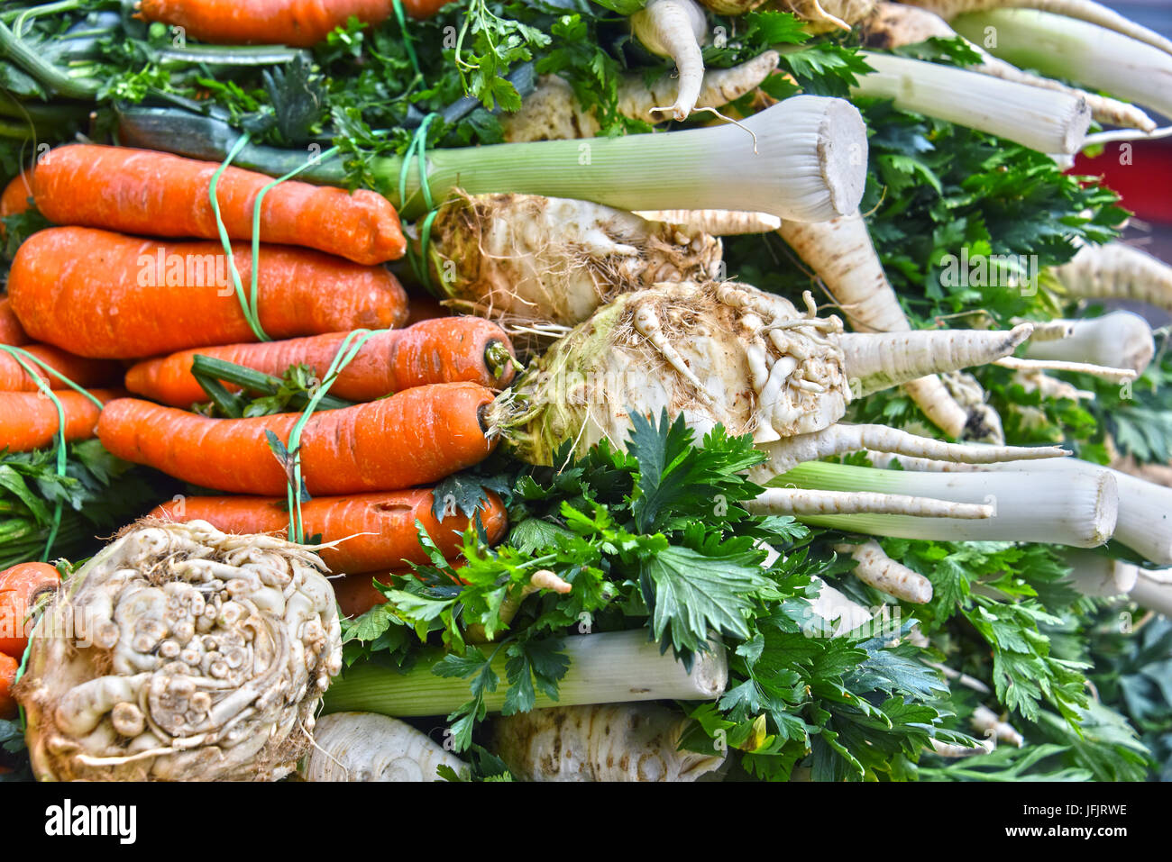 Fresh organic vegetables on street market stall Stock Photo - Alamy