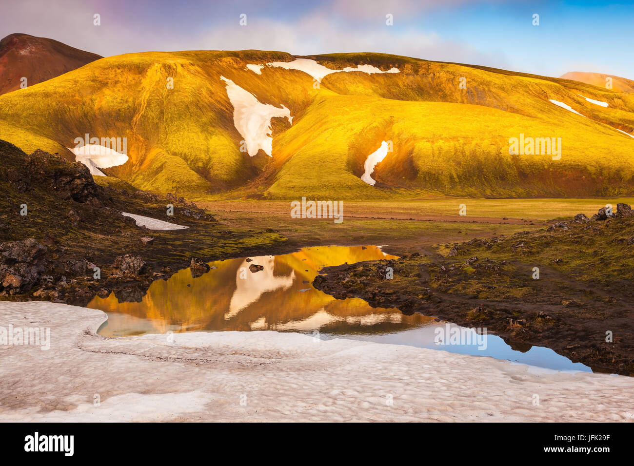 Golden dawn landscape hi-res stock photography and images - Alamy