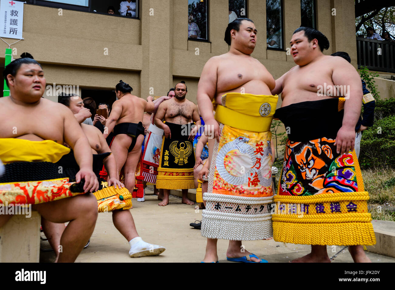 Sumo tournament at Yasukuni shrine Stock Photo - Alamy