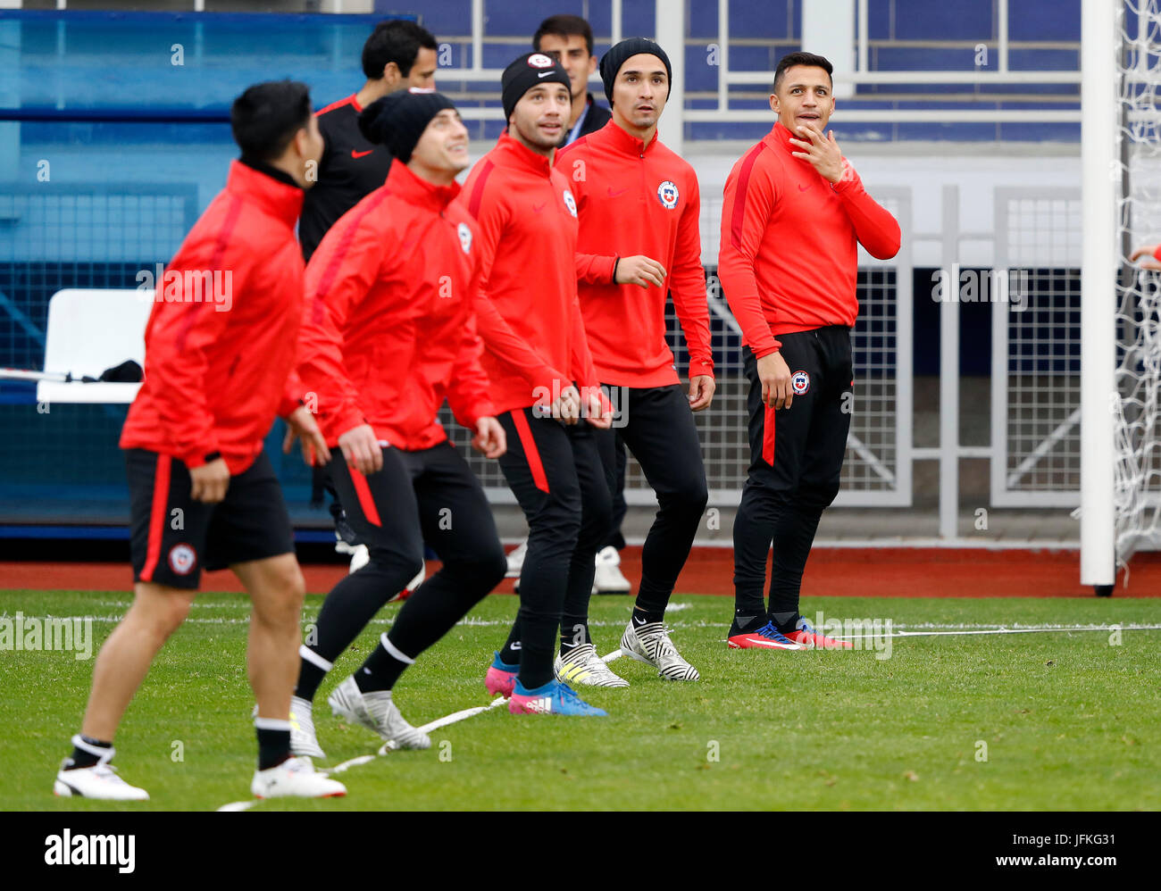 SÃO PETERSBURGO, MO - 01.07.2017: CHILE TRAINING IN ST. PETERSBURG - Alexis SANCHEZ during training of the Chilean team on the eve of the final of the Confederations Cup 2017 between Chile and Germany held at the Smena Stadium in St. Petersburg, Russia. (Photo: Rodolfo Buhrer/La Imagem/Fotoarena) Stock Photo