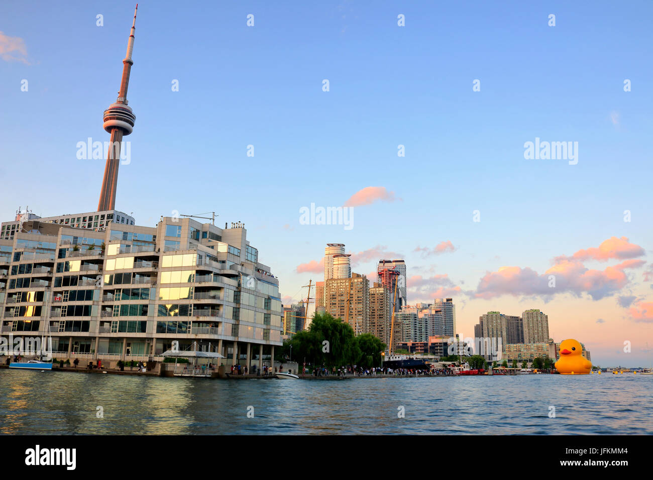 Toronto, Canada. 01st July, 2017. Toronto Harbourfront with CN Tower and the Giant Rubber Duck, as people are gathering to celebration Canada Day and watch fireworks display in the evening. Credit: CharlineXia/Alamy Live News Stock Photo