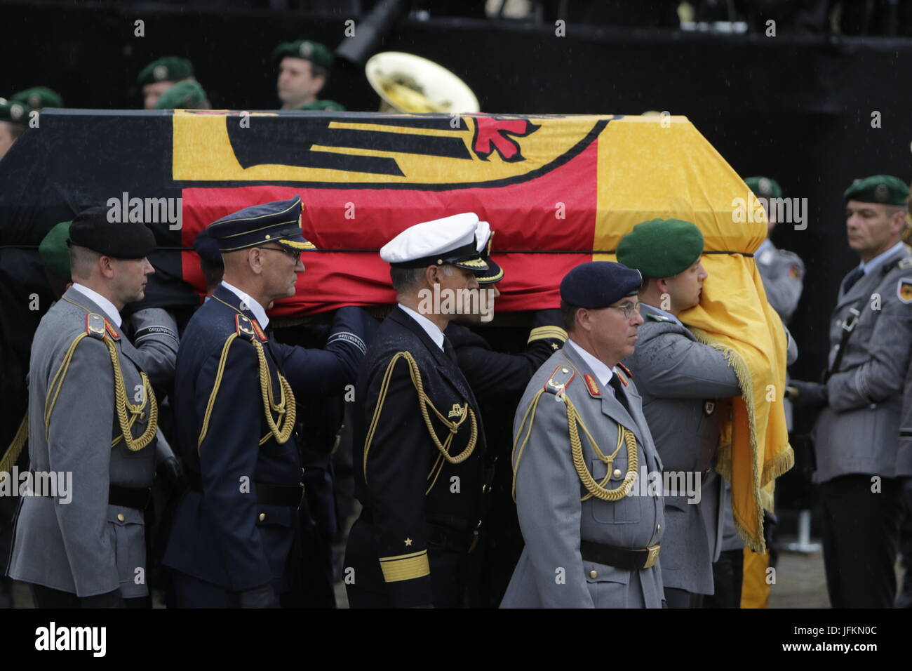 American military funerals hi-res stock photography and images - Alamy