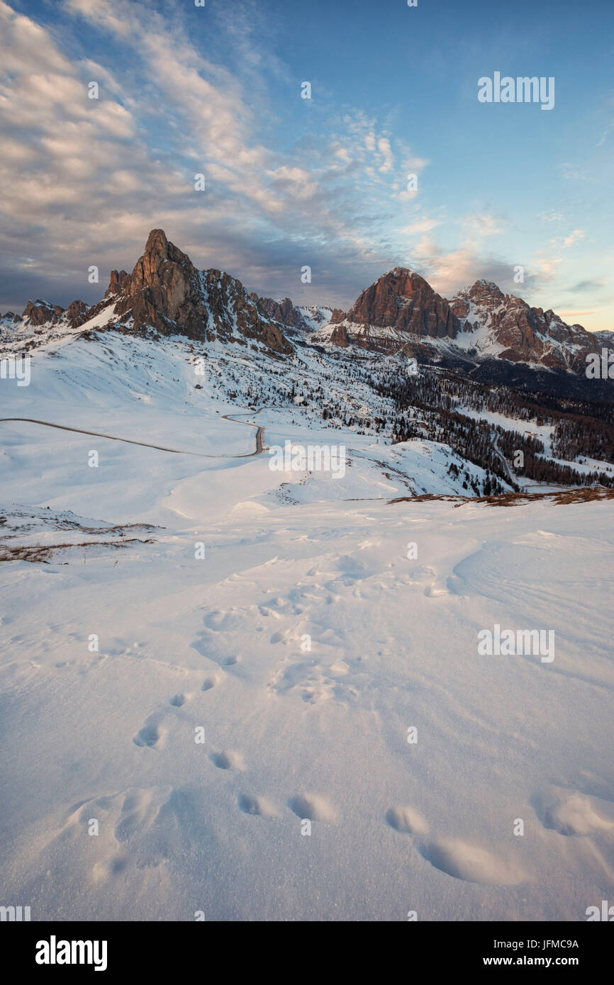 Gusela del Nuvolao and Tofane Group from Giau Pass, Ampezzo Dolomites, Cortina d'Ampezzo, Belluno, Veneto, Italy, Stock Photo