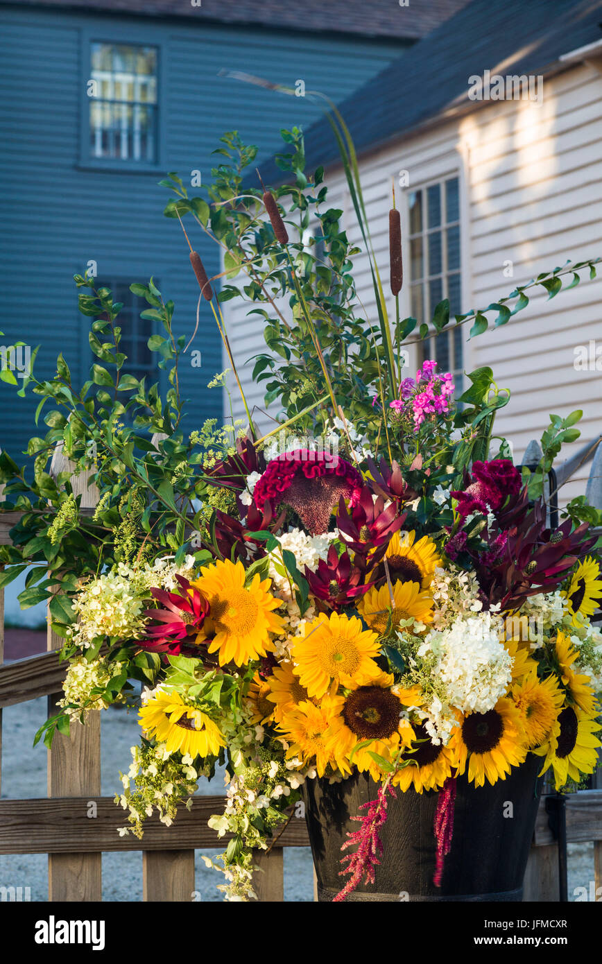 USA, New Hampshire, Portsmouth, bouquet of flowers in the historic quarter Stock Photo