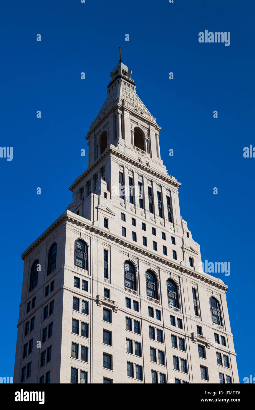 USA, Connecticut, Hartford, Travelers Tower, headquarters of the Travelers Insurance Company, autumn Stock Photo