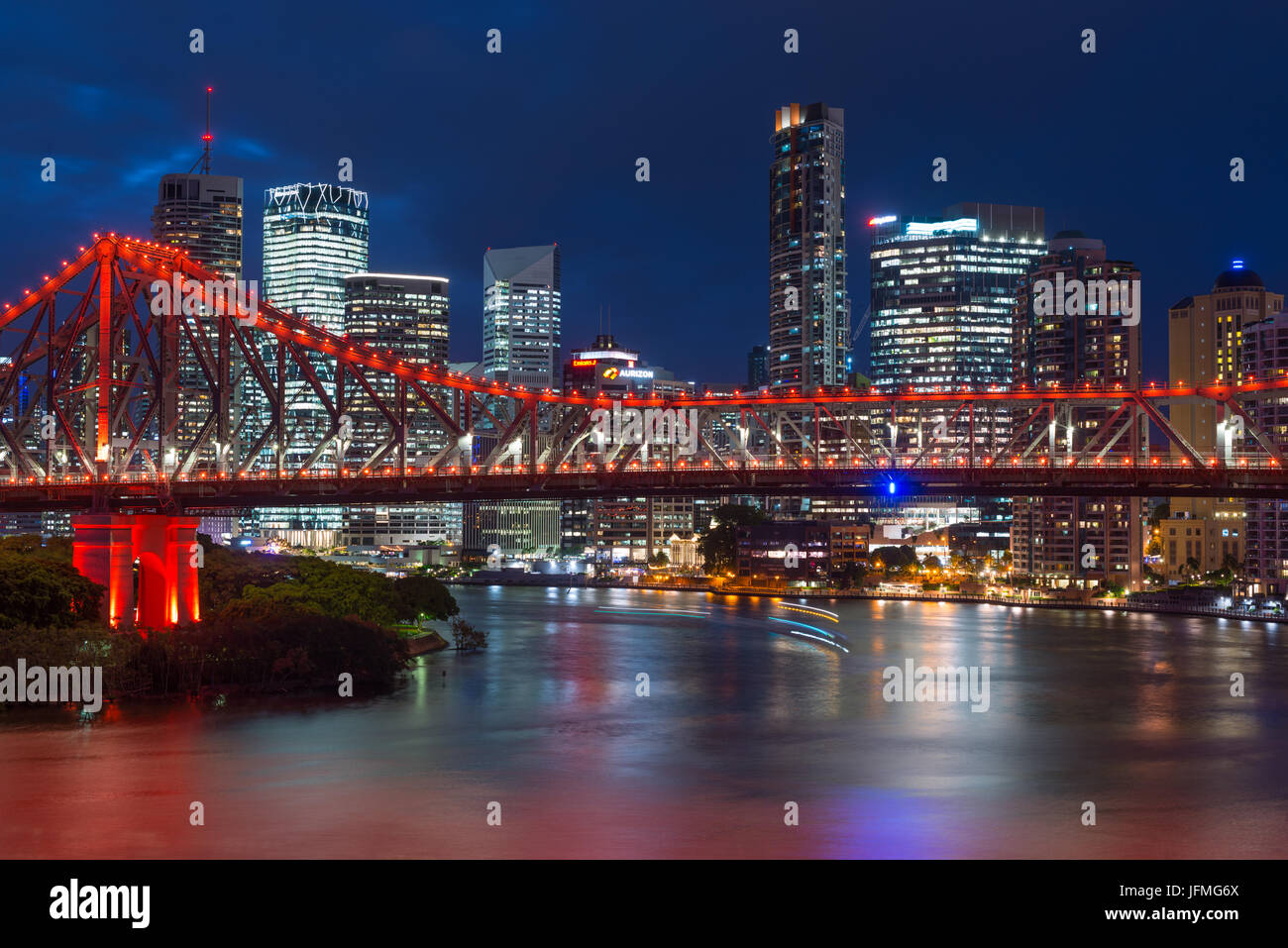 Story Bridge lit up after dark, Brisbane, Australia Stock Photo