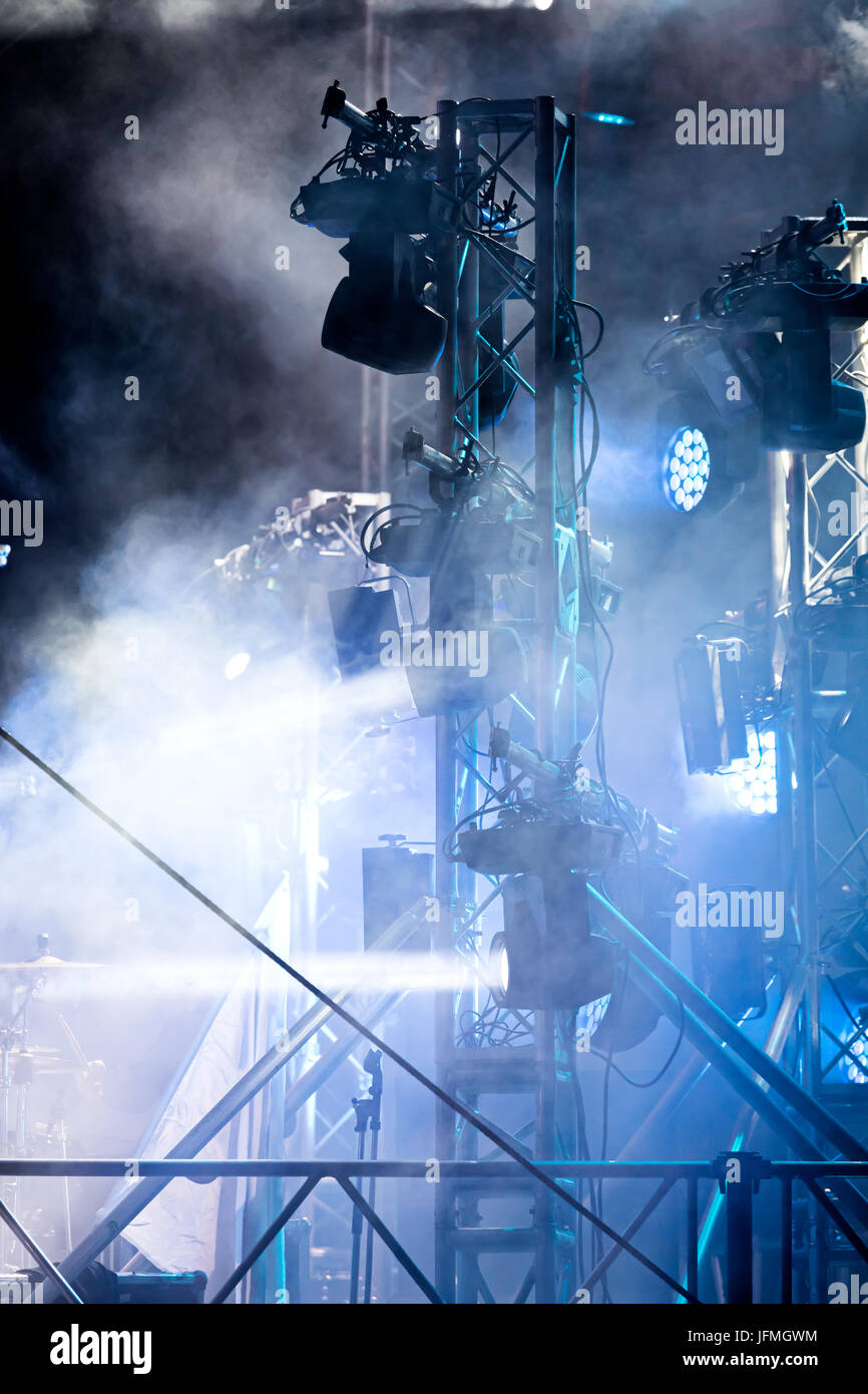 Stage equipment hi-res stock photography and images - Alamy