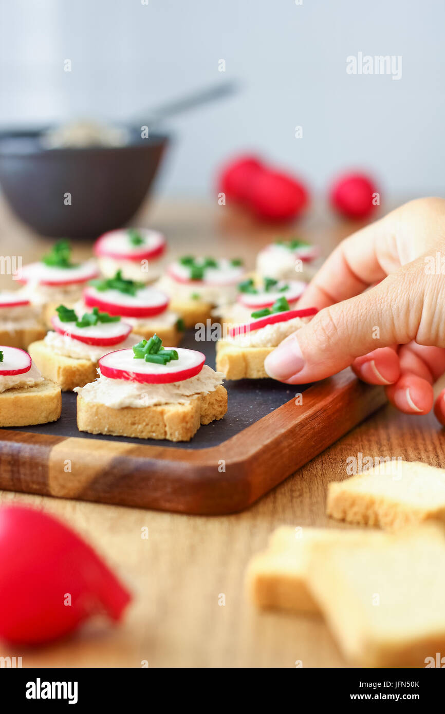 Bite Size Tuna Appetizers Stock Photo Alamy
