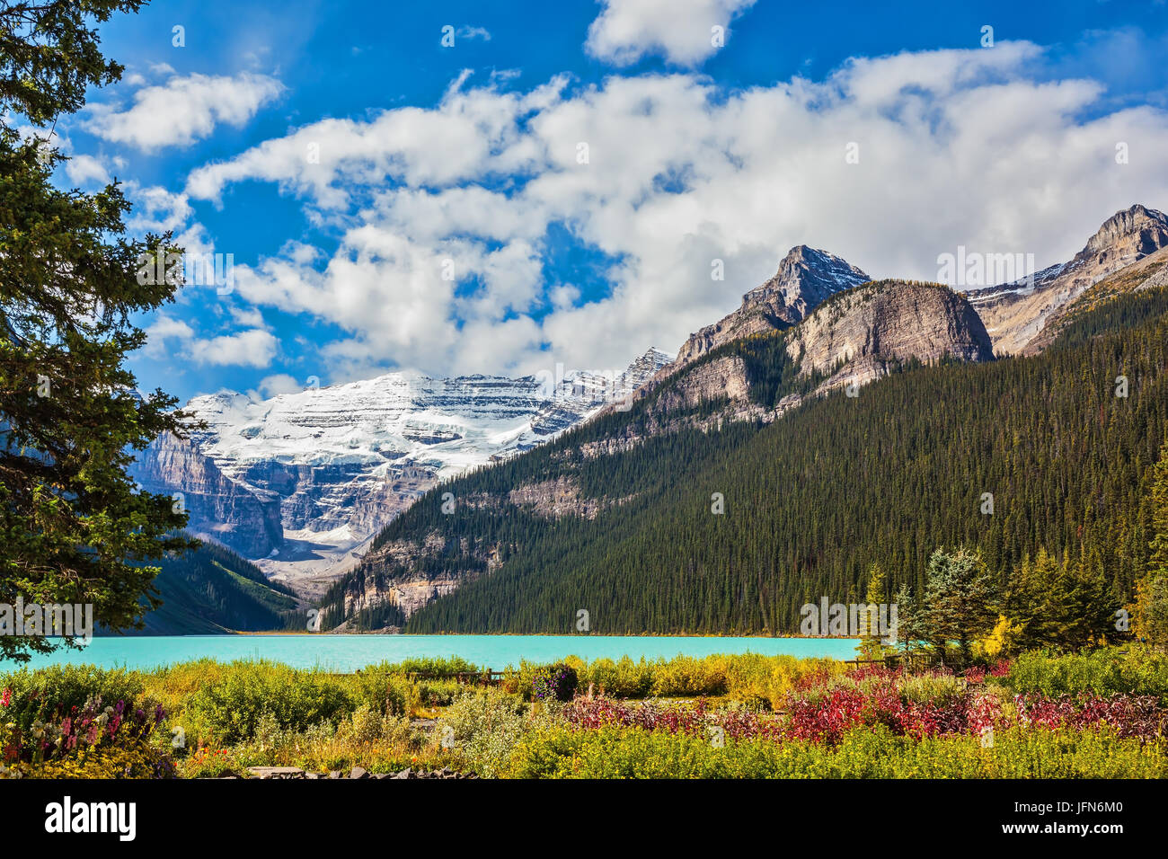 The picturesque promenade on glacial Lake Louise Stock Photo