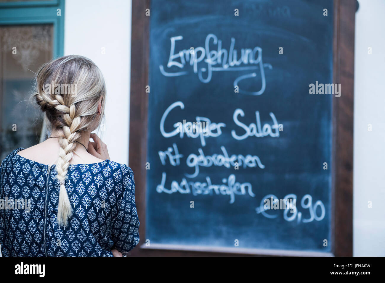Pound Shop Woman Stock Photos & Pound Shop Woman Stock Images - Alamy