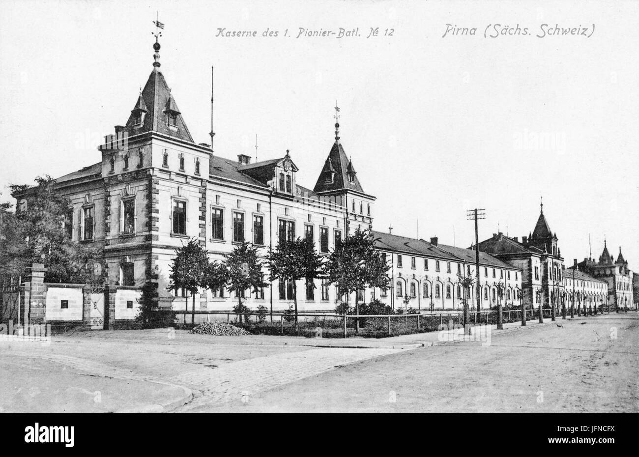 Kaserne des 1 pionierbat Black and White Stock Photos & Images Alamy