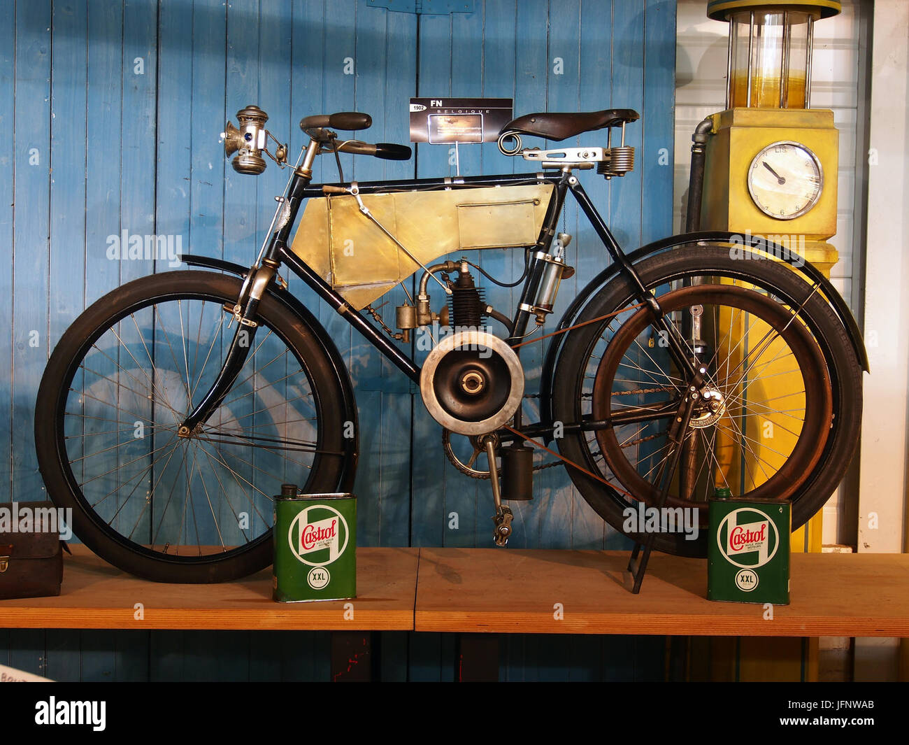 1902 FN 1,25cv, Musée de la Moto et du Vélo, Amneville, France, pic-020  Stock Photo - Alamy